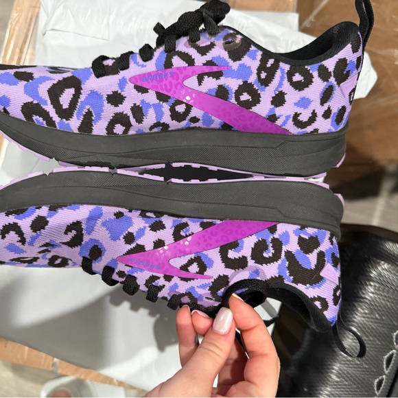 Brooks Women's Revel 5 purple leopard print size 6.5 (US) - Picture 11 of 11